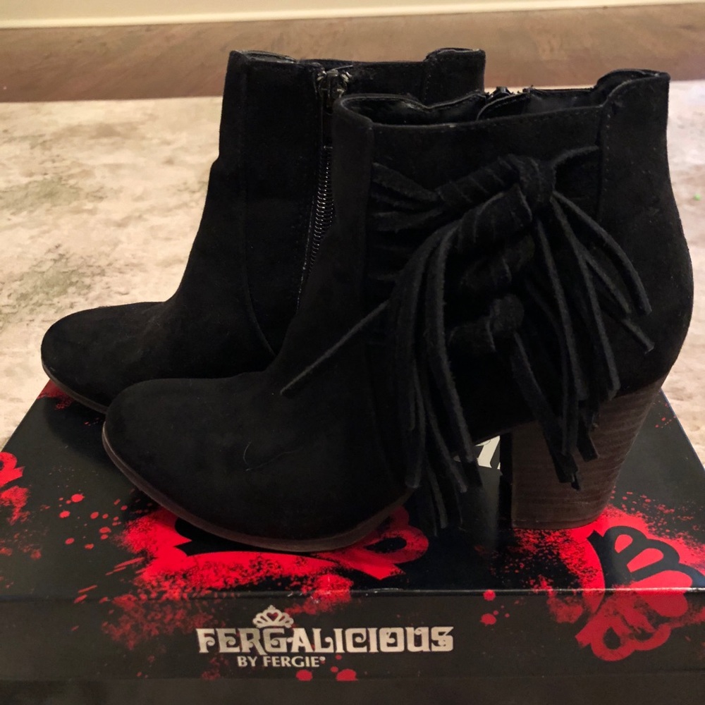 Black Ankle Booties, fringe, suede like new!